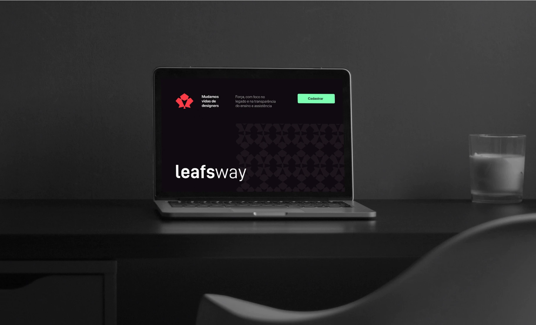 Image 03 of the LeafsWay case